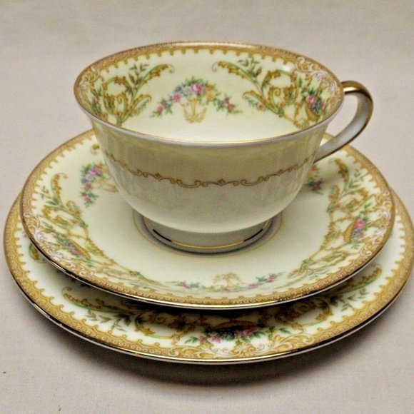 Noritake China Nanette set of 2 - 3 pc Footed Teacup, Saucer and Luncheon Plates - Picture 8 of 16